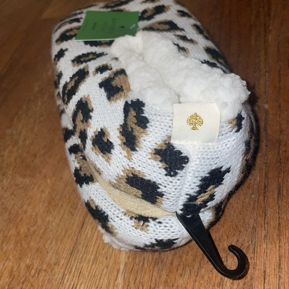 •KATE SPADE•NWT LEOPARD KNIT SHERPA LINED HOME SOCK SLIPPERS SIZE 4-10 - Picture 7 of 8